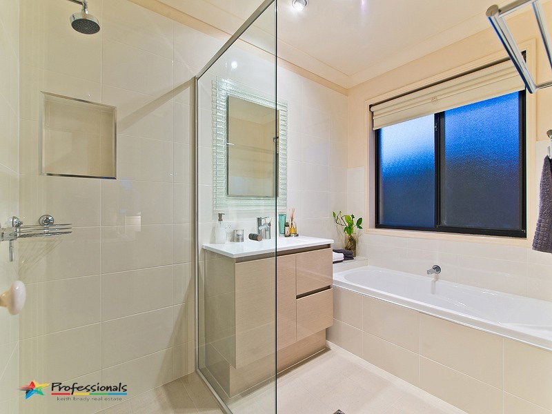 76 Minnelli Place, Mcdowall QLD 4053