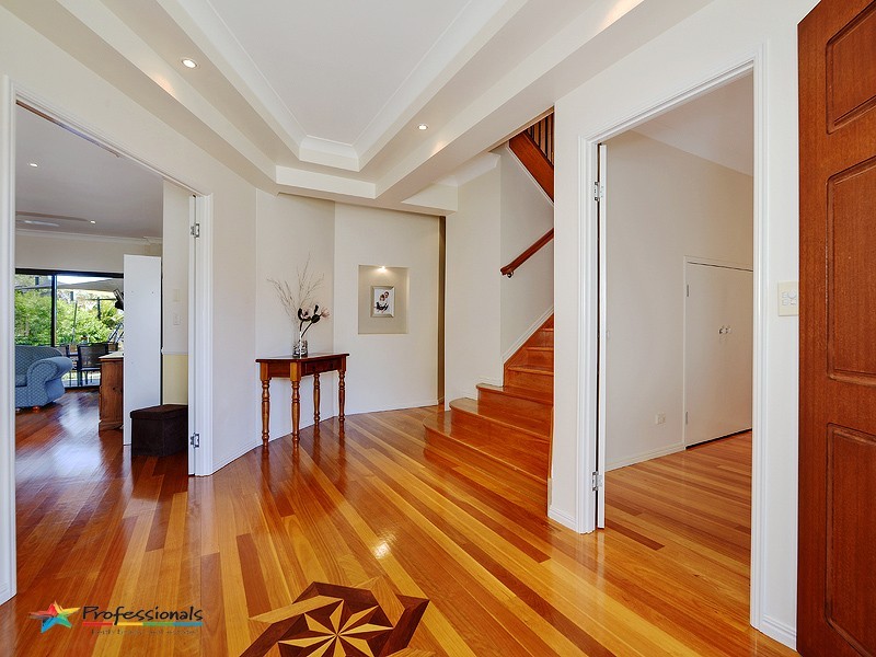 4 Butterwood Court, Arana Hills QLD 4054