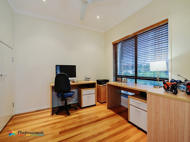 4 Butterwood Court, Arana Hills QLD 4054