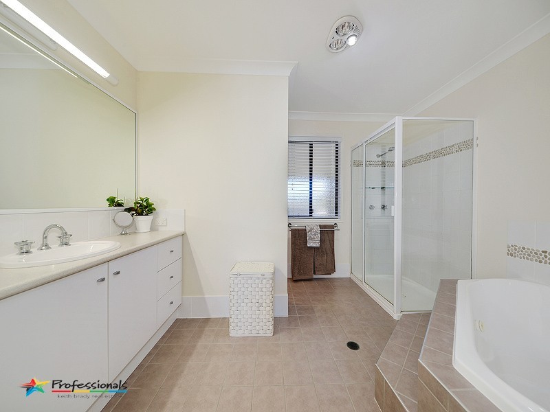 4 Butterwood Court, Arana Hills QLD 4054