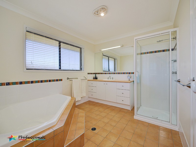 4 Butterwood Court, Arana Hills QLD 4054