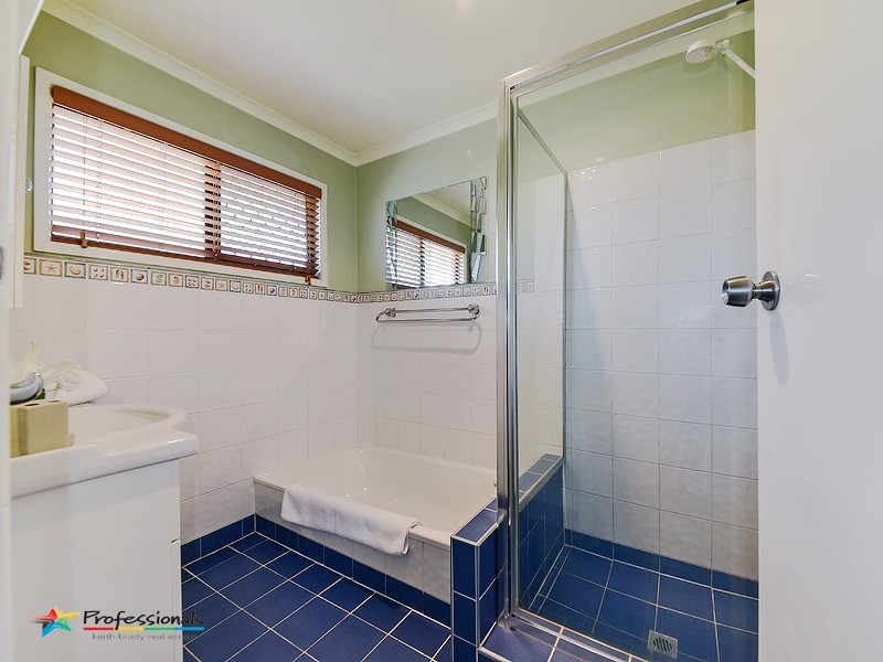 2 Pinnata Court, Everton Hills QLD 4053