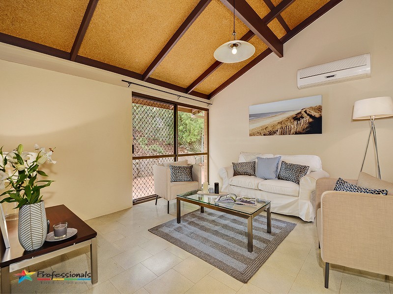 21 Acacia Street, Everton Hills QLD 4053