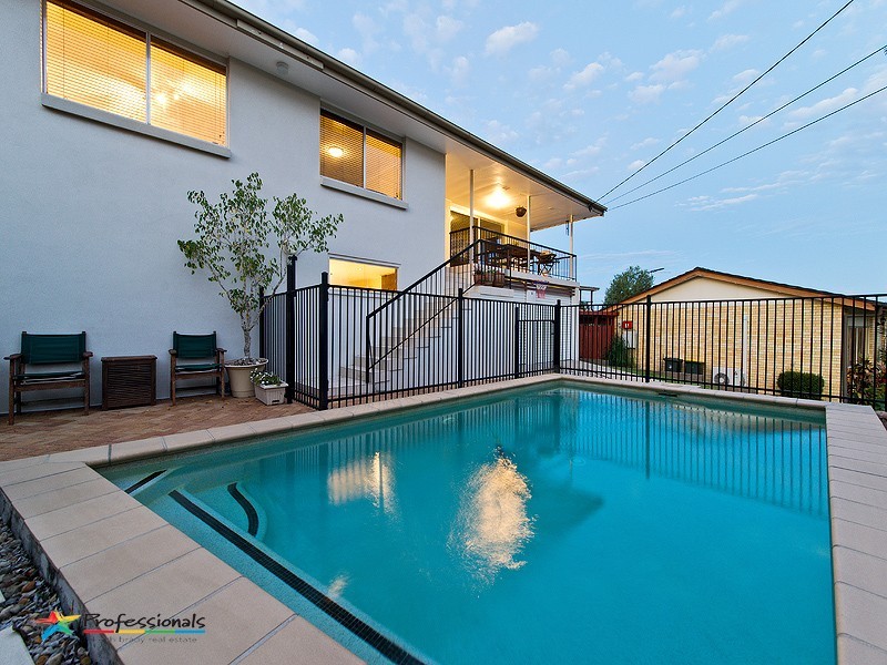 7 Bogart Street, Stafford Heights QLD 4053