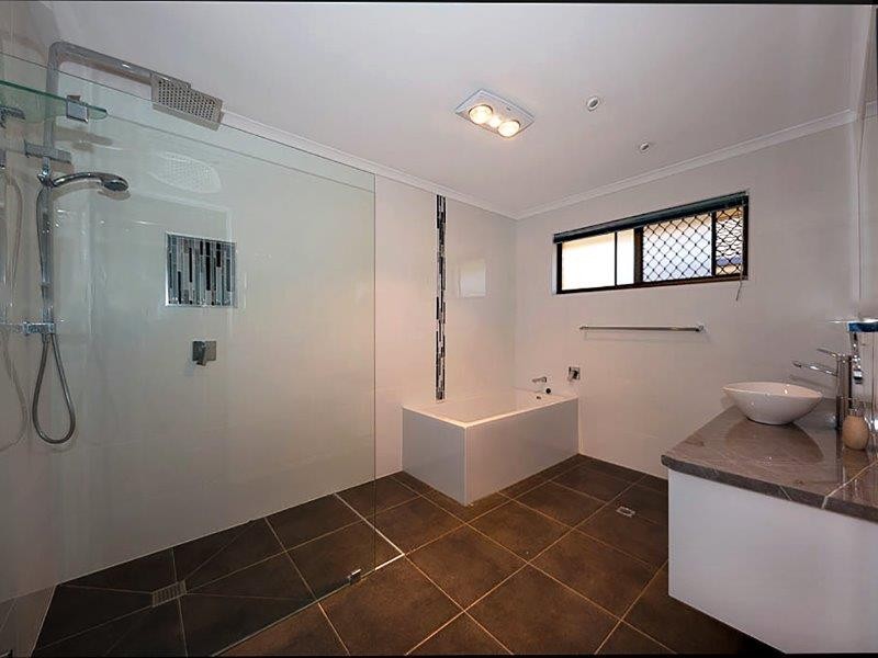 17 Hagman Street, Stafford Heights QLD 4053