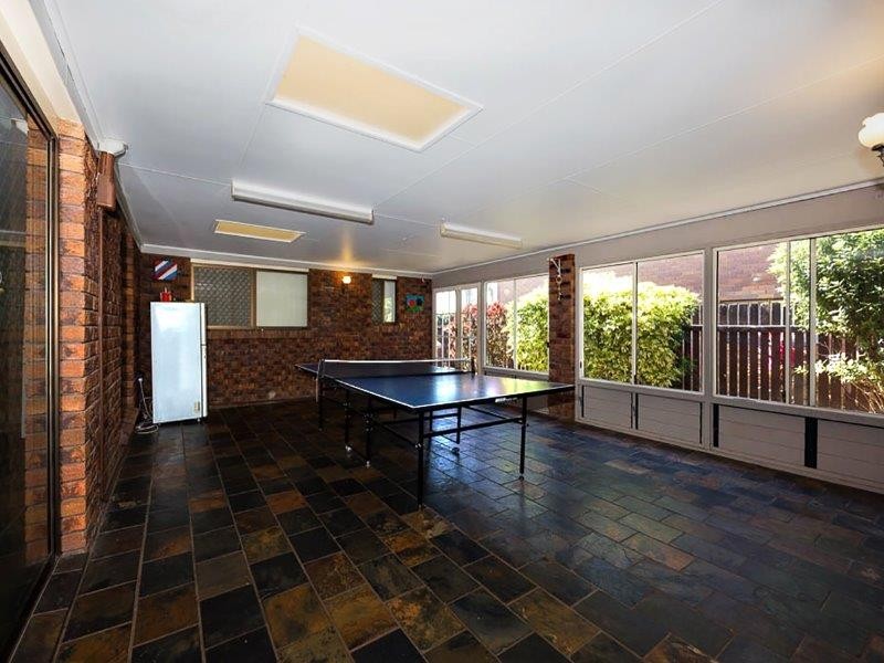 17 Hagman Street, Stafford Heights QLD 4053