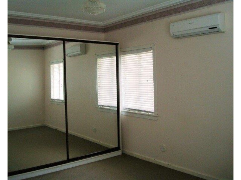 100 Byth Street, Stafford QLD 4053