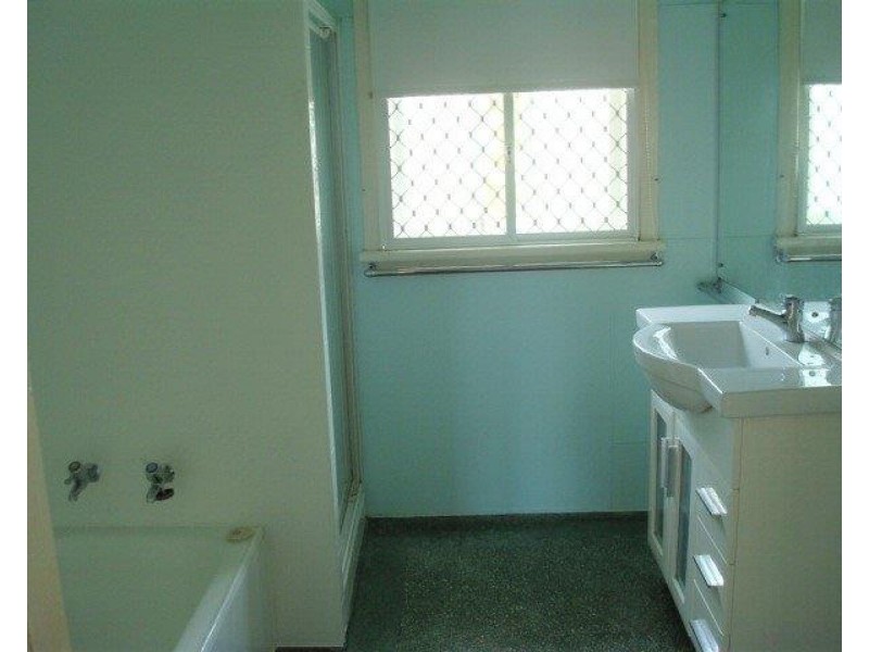 100 Byth Street, Stafford QLD 4053