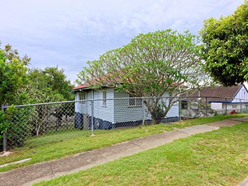 6 Armfield Street, Stafford QLD 4053