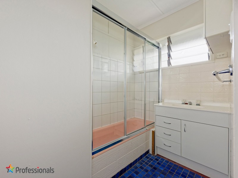 15 Ormeley Street, Stafford Heights QLD 4053