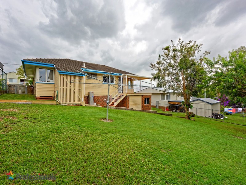 15 Ormeley Street, Stafford Heights QLD 4053