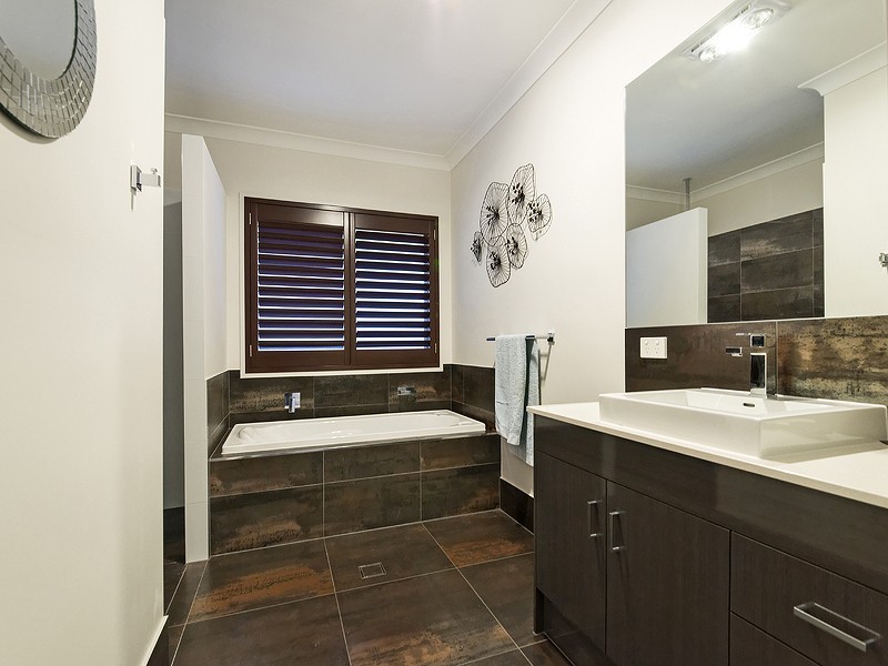 13 Jillaine Street, Everton Hills QLD 4053