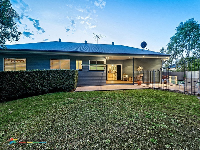 7 Dellwood Court, Ferny Hills QLD 4055