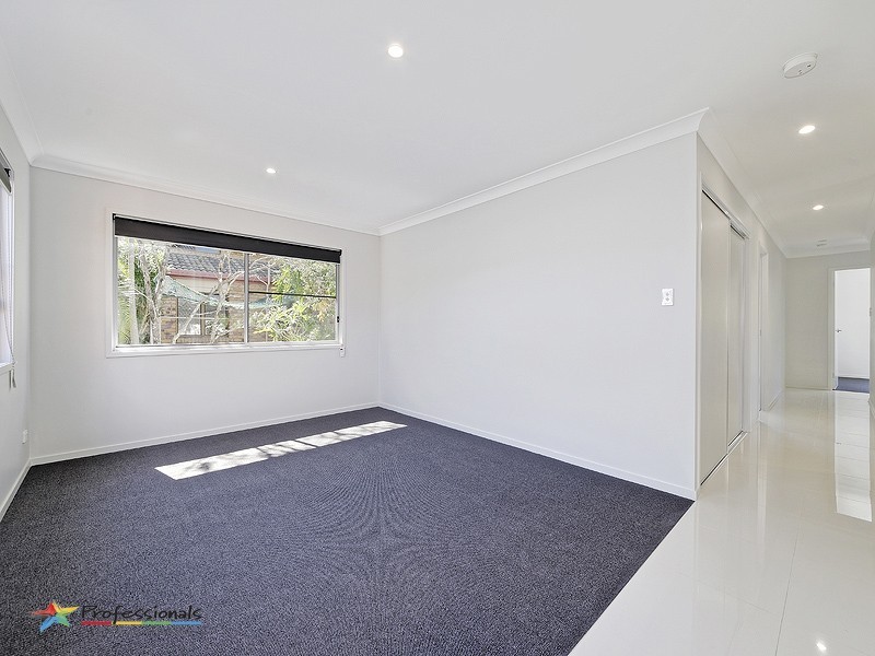 27 Sleaford Street, Chapel Hill QLD 4069