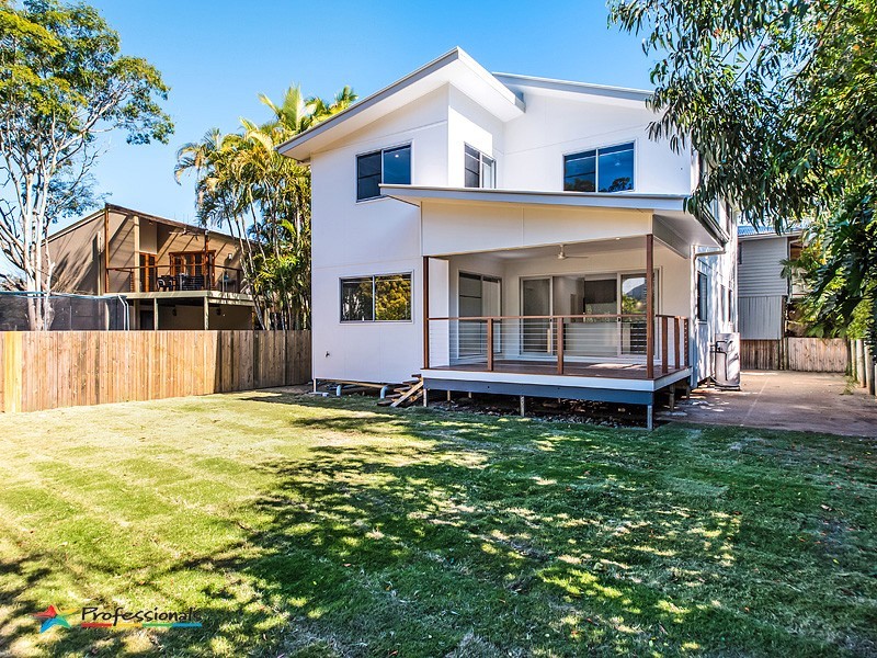 27 Sleaford Street, Chapel Hill QLD 4069