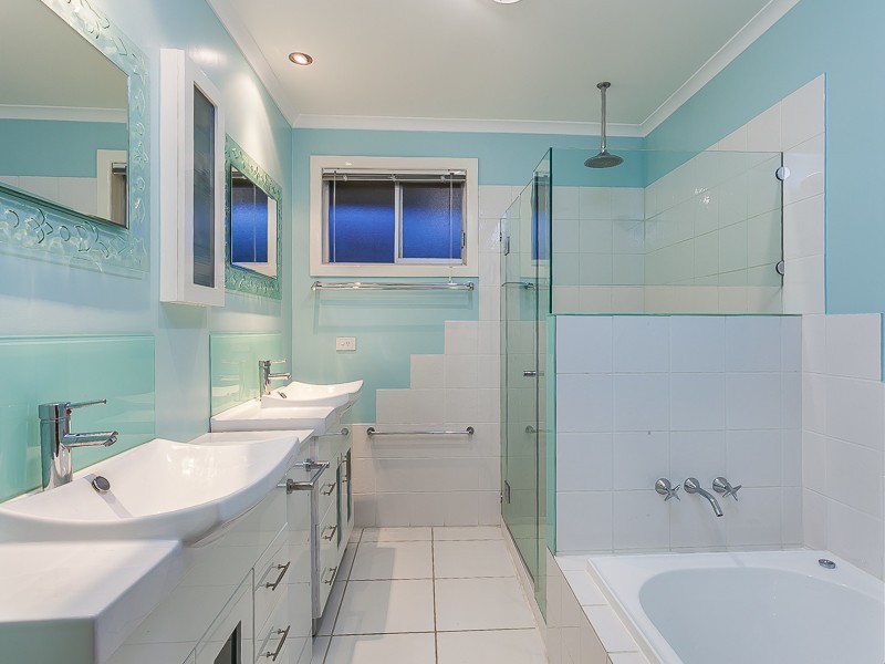 1038 South Pine Road, Everton Hills QLD 4053