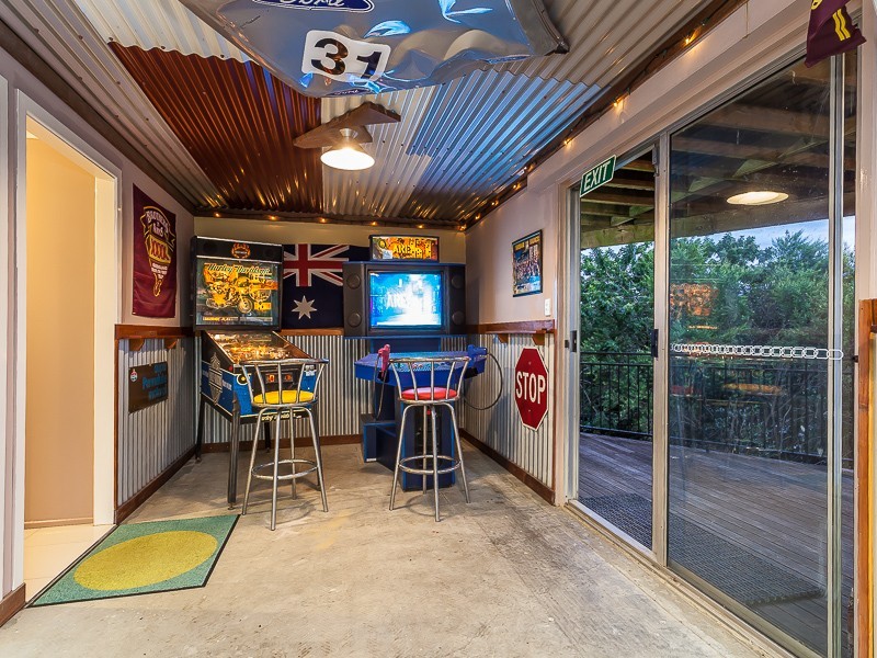 1038 South Pine Road, Everton Hills QLD 4053