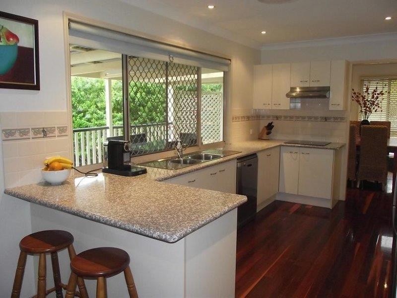 7 Larwood Place, Ferny Hills QLD 4055