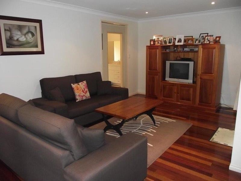 7 Larwood Place, Ferny Hills QLD 4055