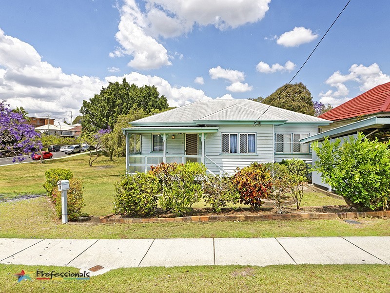 2 Rainey Street, Chermside QLD 4032
