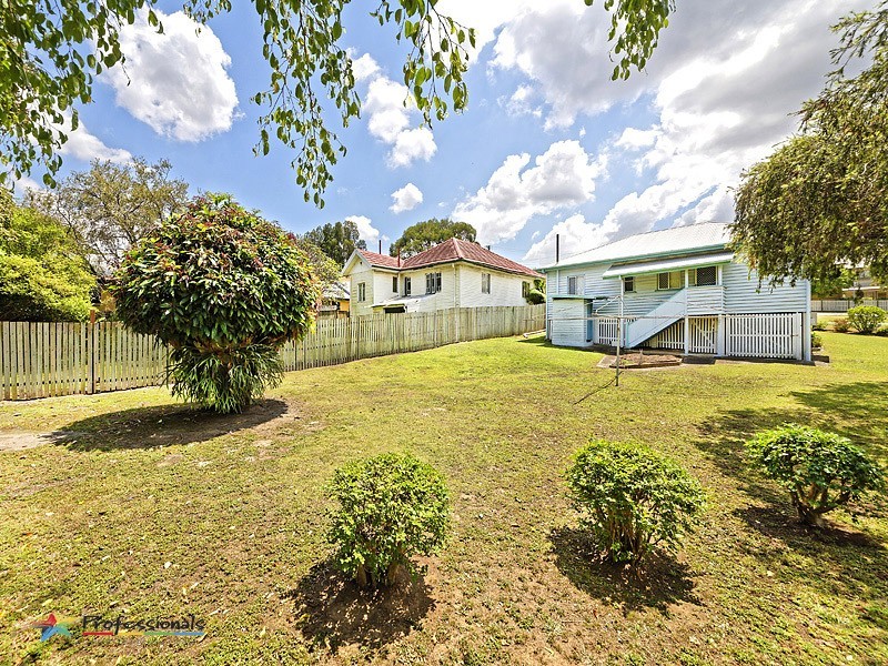 2 Rainey Street, Chermside QLD 4032