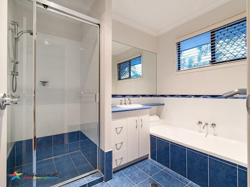 439 Bielby Street, Kenmore Hills QLD 4069