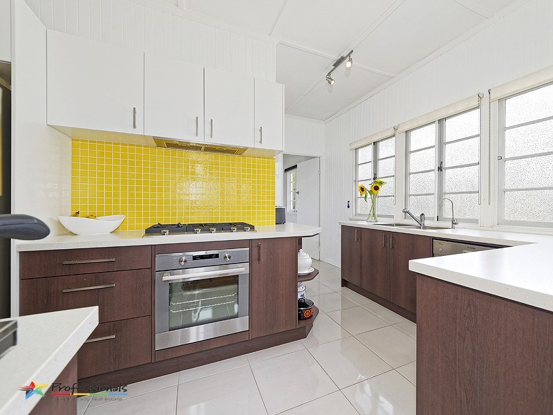 35 Mimosa Street, Mitchelton QLD 4053