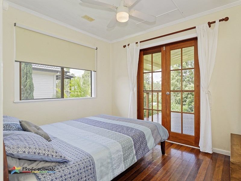 49 Yanderra Avenue, Arana Hills QLD 4054