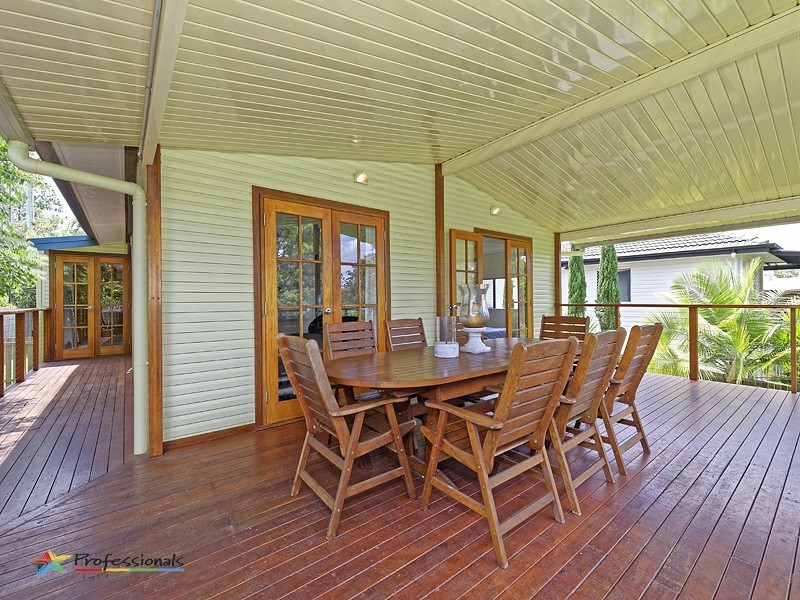 49 Yanderra Avenue, Arana Hills QLD 4054