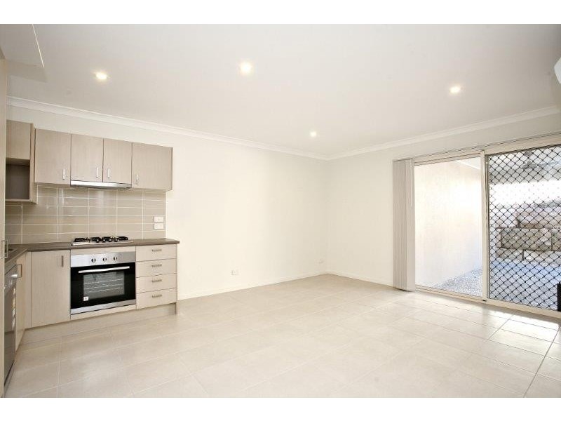 2/2 Georges Court, Everton Hills QLD 4053