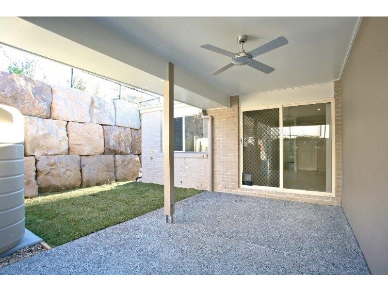 2/2 Georges Court, Everton Hills QLD 4053