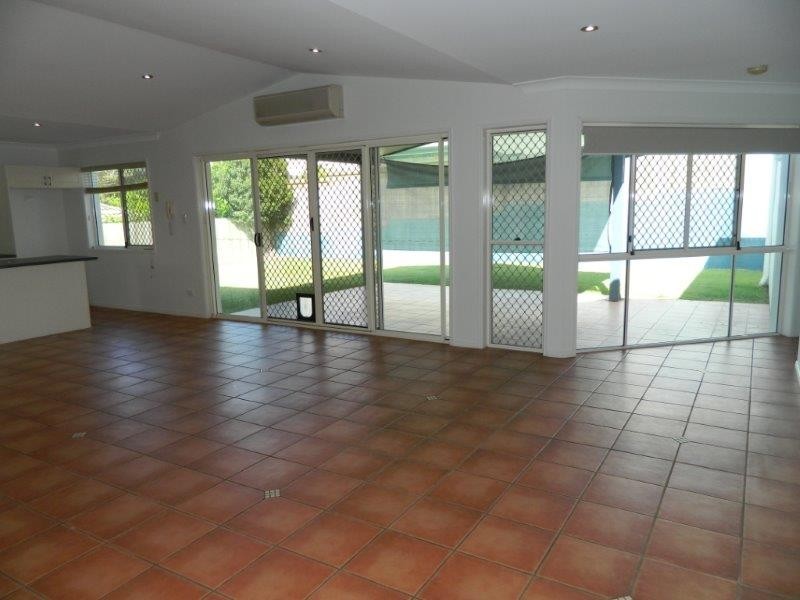 4 Mitchelson Close, Albany Creek QLD 4035