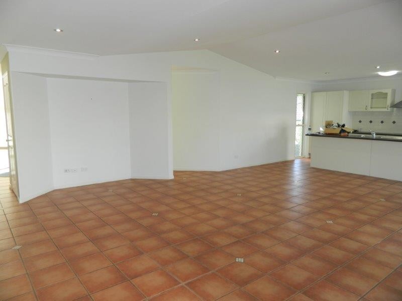 4 Mitchelson Close, Albany Creek QLD 4035