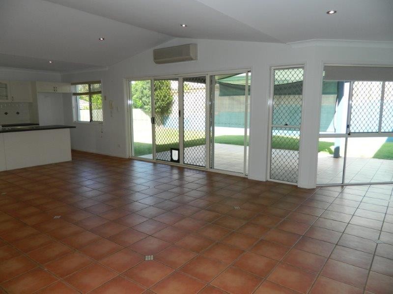 4 Mitchelson Close, Albany Creek QLD 4035