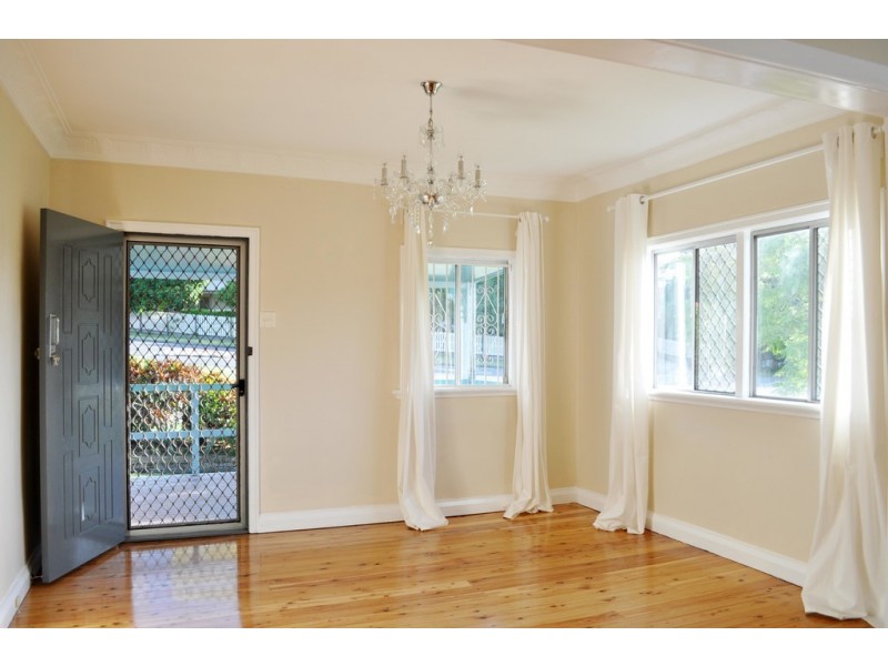 2 Rainey Street, Chermside QLD 4032