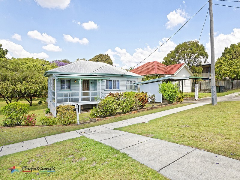 2 Rainey Street, Chermside QLD 4032