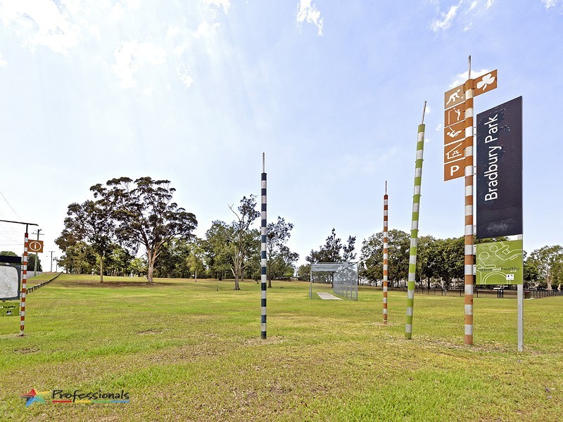 2 Rainey Street, Chermside QLD 4032