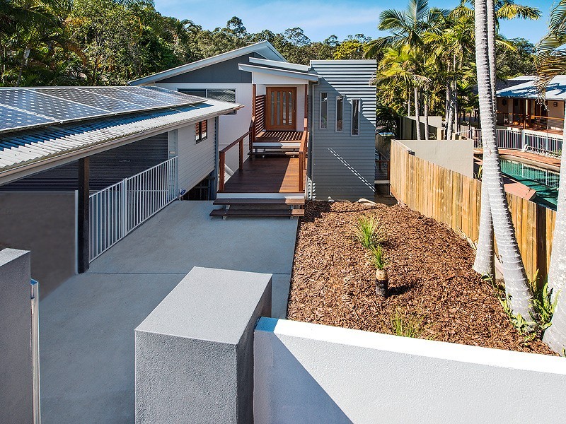 27 Sleaford Street, Chapel Hill QLD 4069