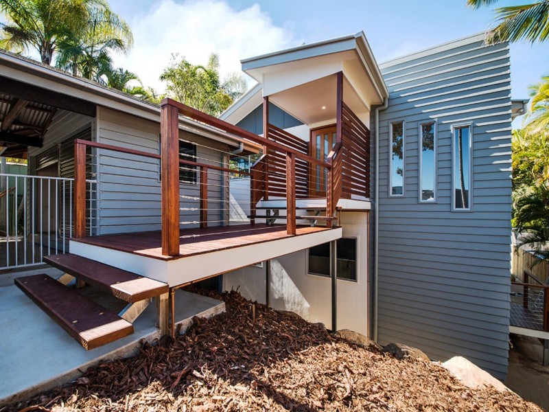 27 Sleaford Street, Chapel Hill QLD 4069