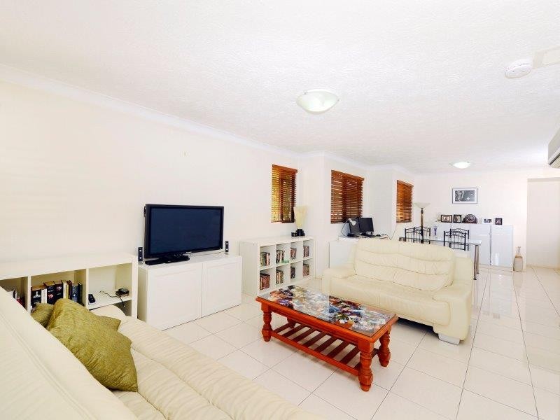 8/13 Vectis Street, Norman Park QLD 4170