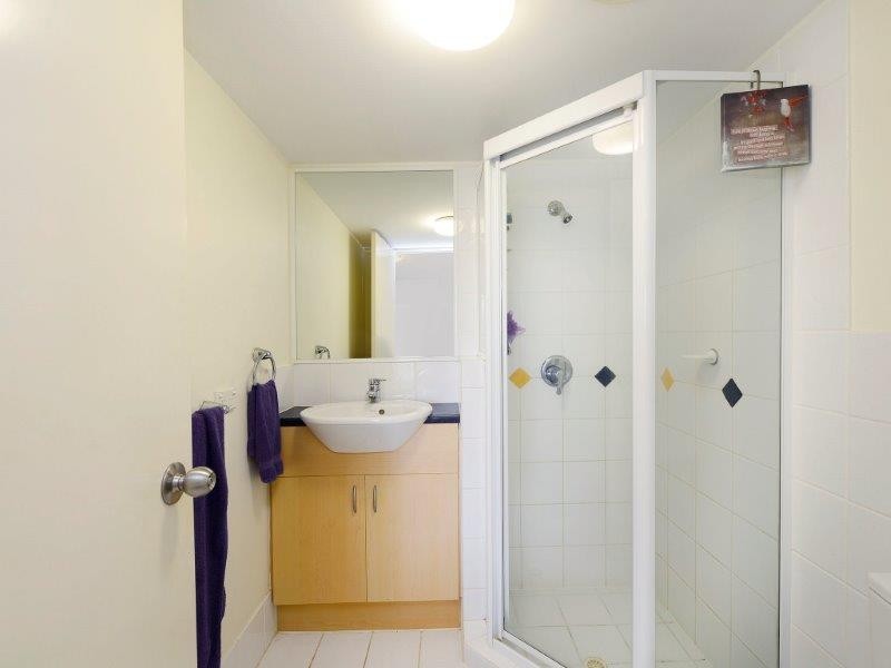 8/13 Vectis Street, Norman Park QLD 4170