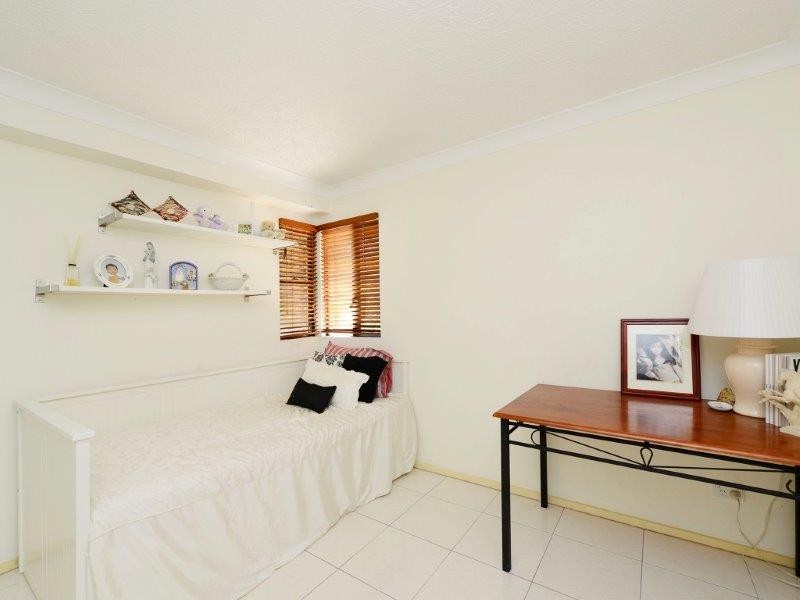 8/13 Vectis Street, Norman Park QLD 4170