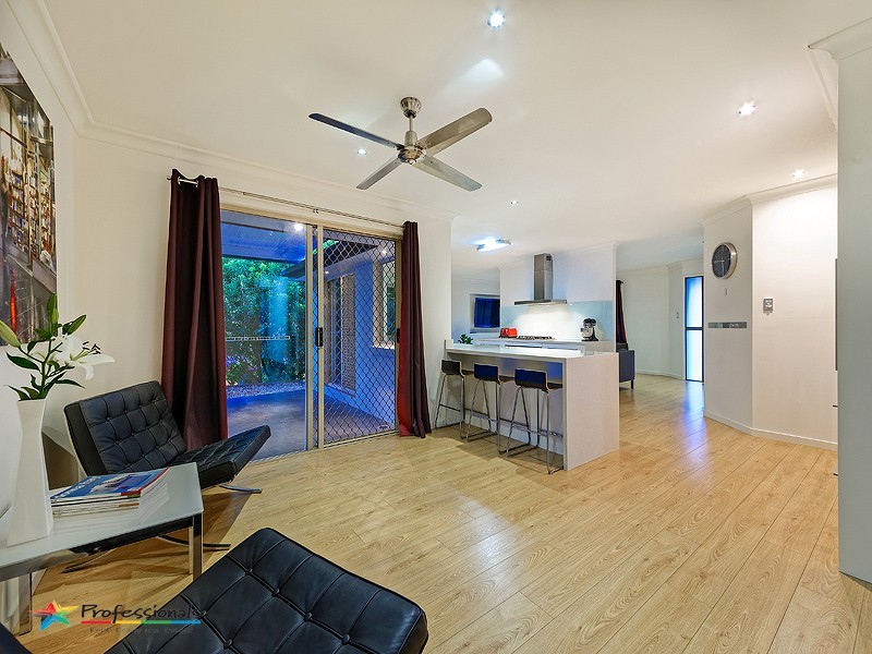 68 Sinatra Crescent, Mcdowall QLD 4053