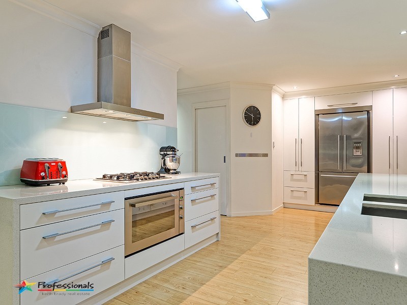 68 Sinatra Crescent, Mcdowall QLD 4053