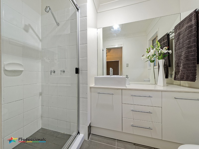 68 Sinatra Crescent, Mcdowall QLD 4053