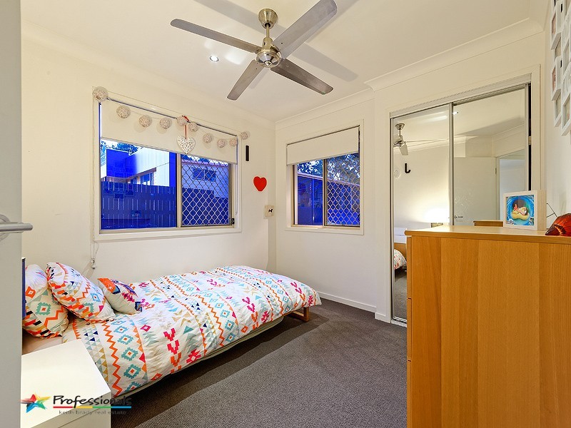 68 Sinatra Crescent, Mcdowall QLD 4053