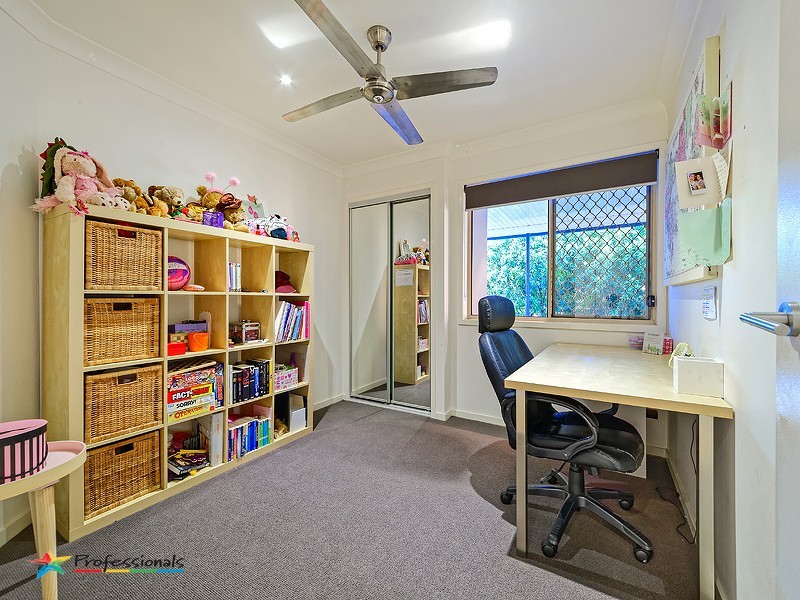 68 Sinatra Crescent, Mcdowall QLD 4053