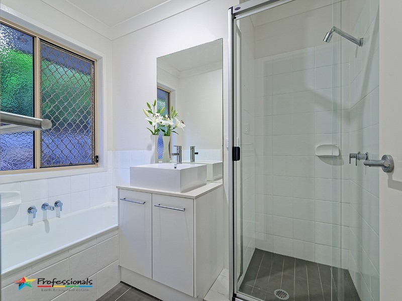 68 Sinatra Crescent, Mcdowall QLD 4053