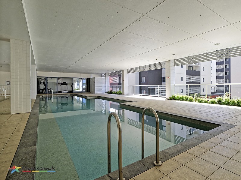 202/803 Stanley Street, Woolloongabba QLD 4102