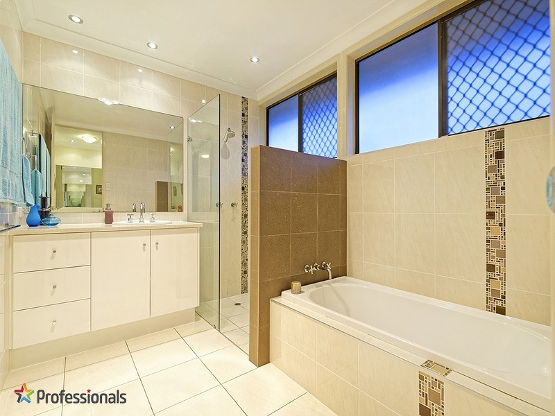 972 Rode Road, Mcdowall QLD 4053